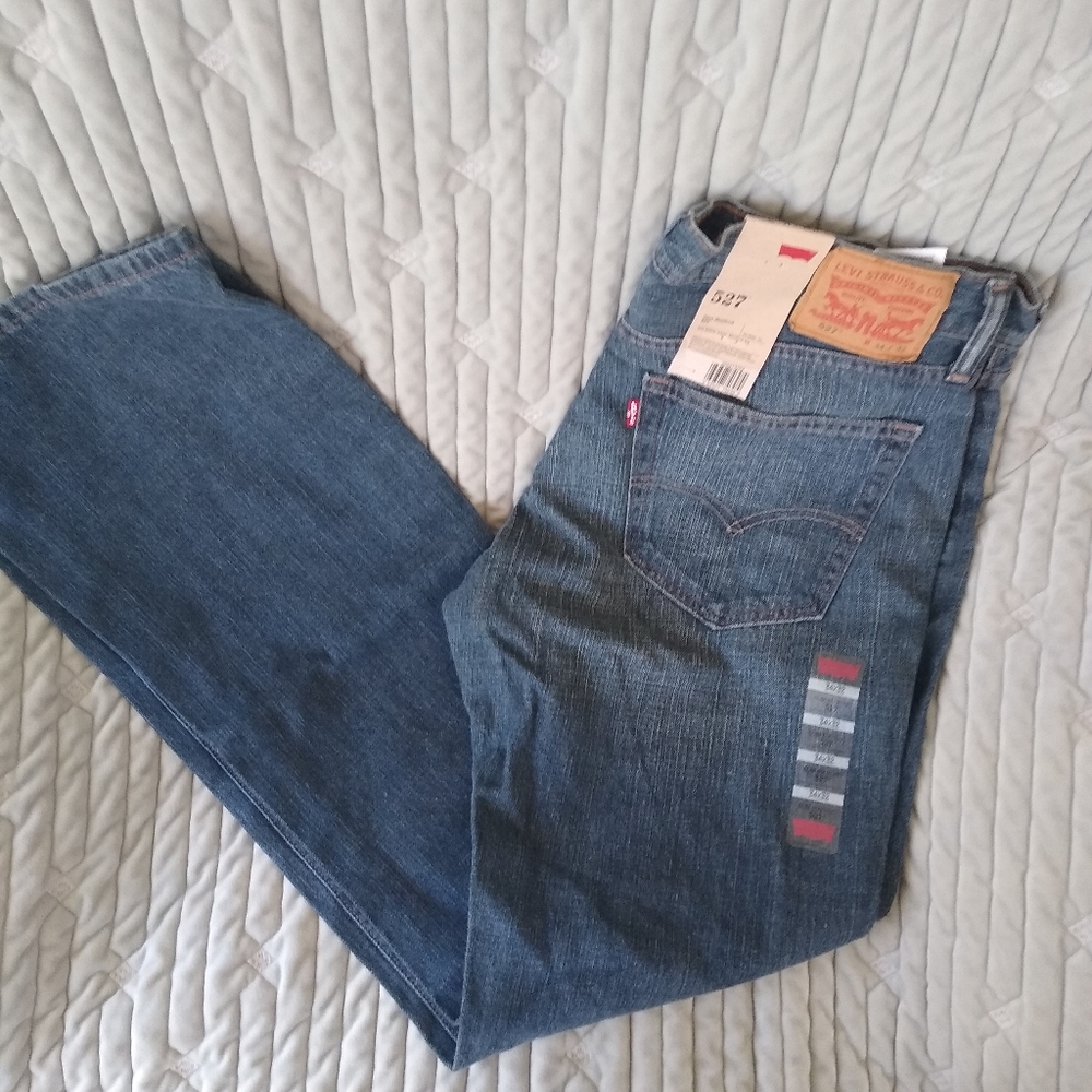 New Levi's men's jeans
